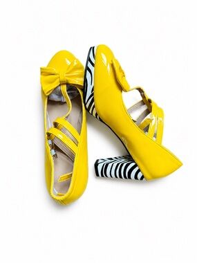 Yellow Patent Leather Zebra Heel Mary Jane Pumps Bow Women’s Size 39 / US 8.5